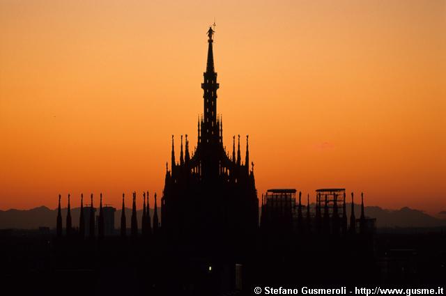  Duomo al tramonto - click to next image