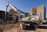 20080207_105323 Volvo EC460 CM in attesa del via libera alla demolizione
