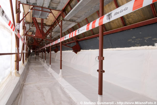  Interno area confinata - click to next image