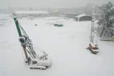 20090107_124929 Escavatore e gru Fondamenta sotto alla nevicata