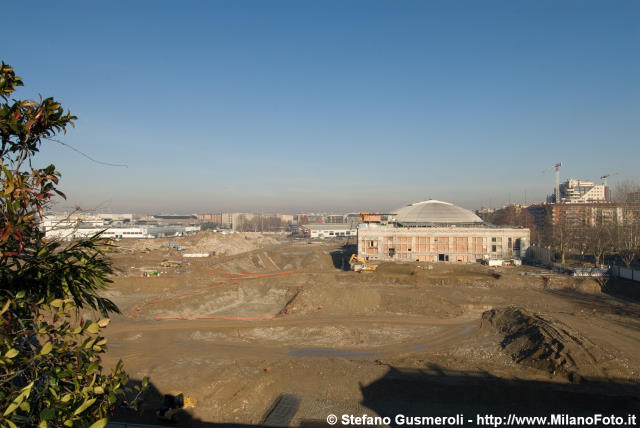  Panoramica sugli scavi - click to next image