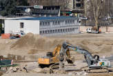 20090309_121026 Escavatori e nuove baracche di cantiere