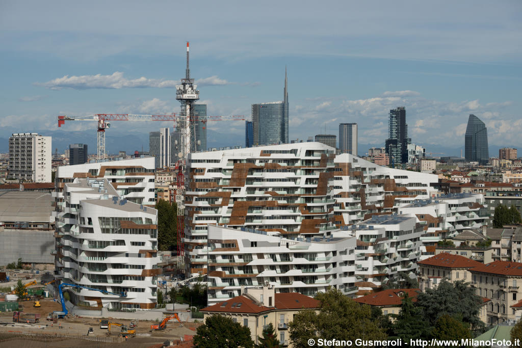  Residenze Hadid e skyline Porta Nuova - click to next image