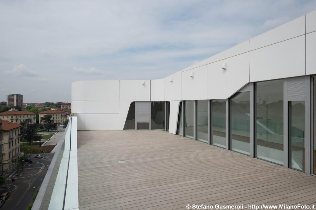  Terrazzo residenza Hadid - click to next image