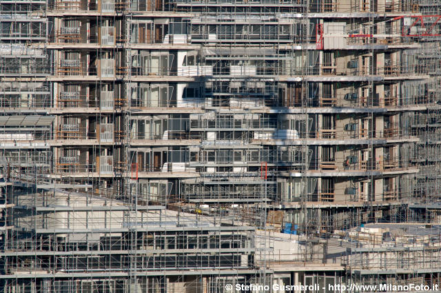  Cantiere residenze Hadid - click to next image