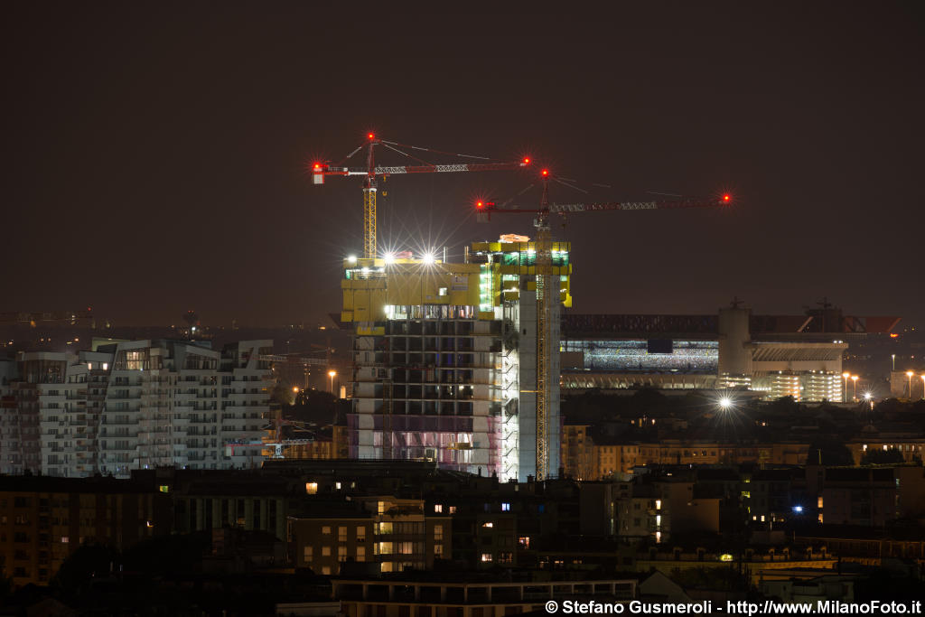  Cantiere torre Isozaki con stadio - click to next image