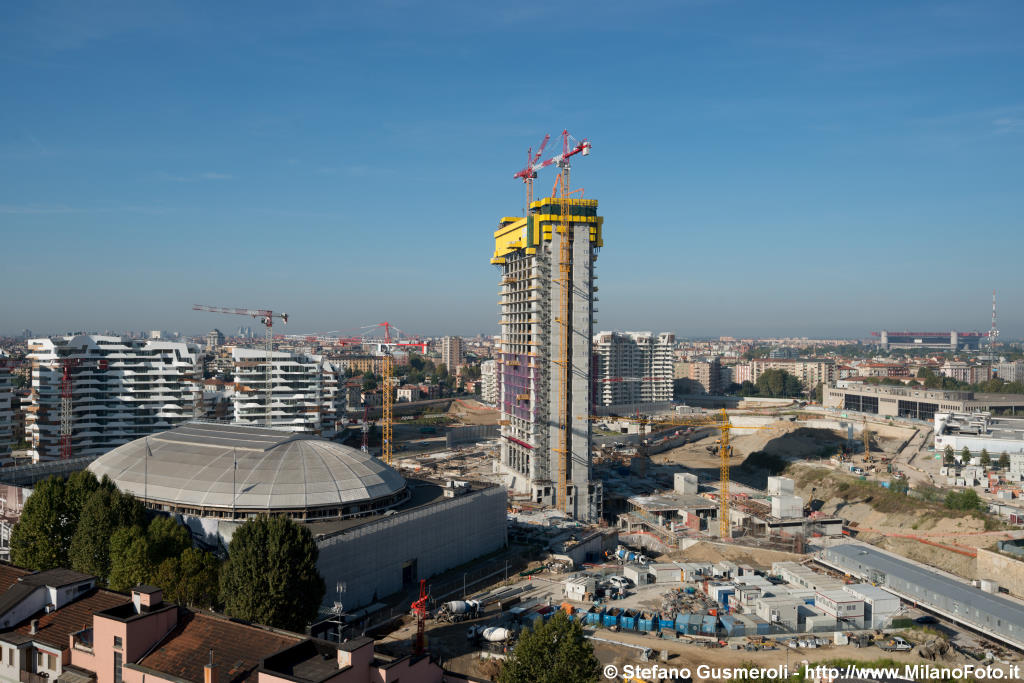  Torre Isozaki - click to next image