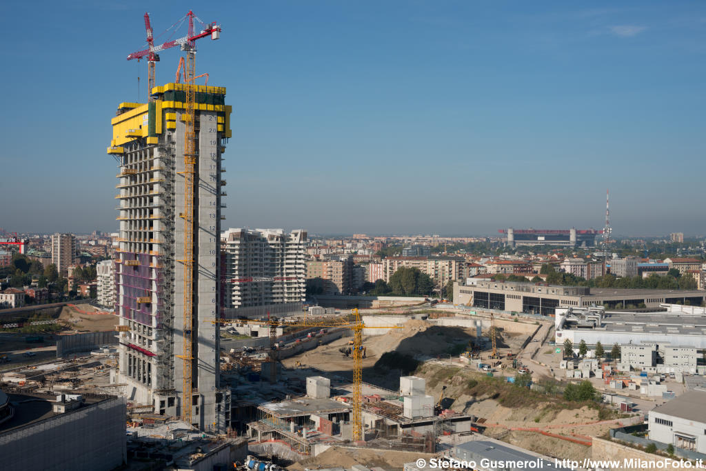 Torre Isozaki - click to next image