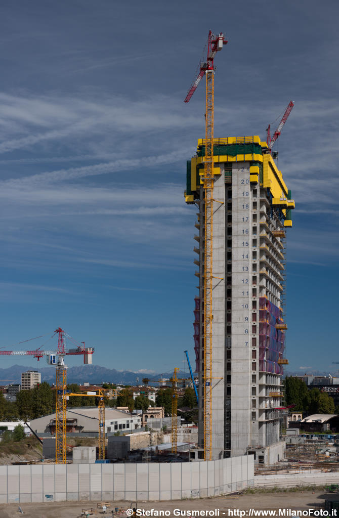  Torre Isozaki - click to next image
