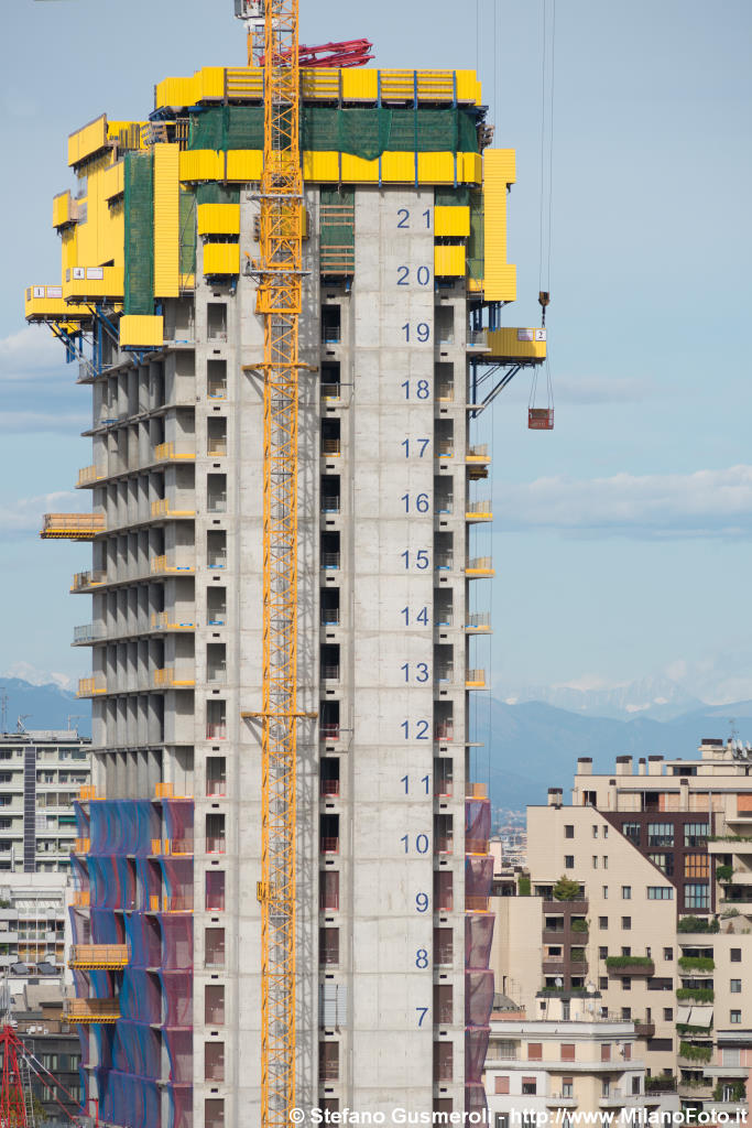  Torre Isozaki - click to next image