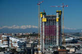 20131111_115944 Torre Isozaki e alpi innevate