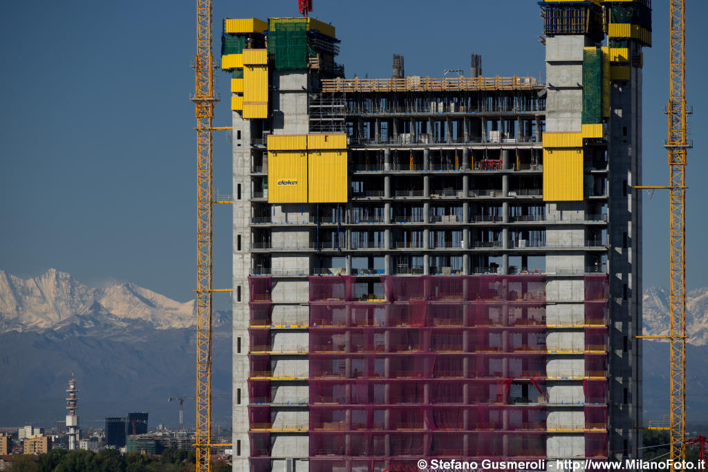  Torre Isozaki - click to next image