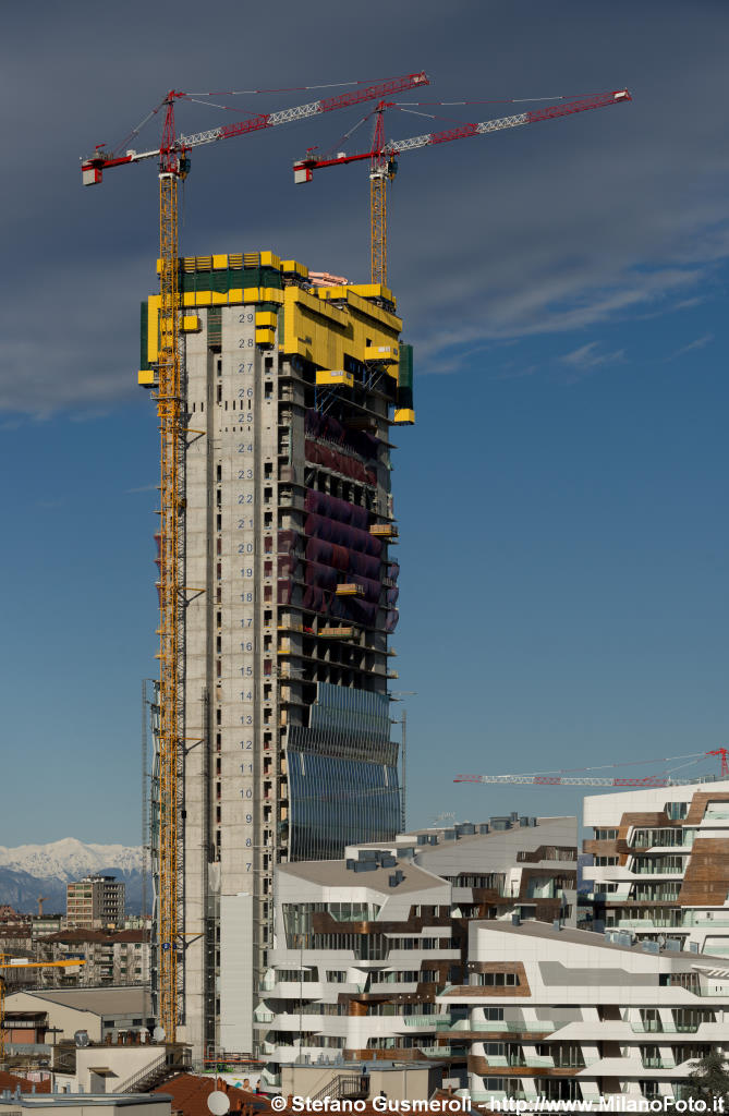  Torre Isozaki in costruzione - click to next image