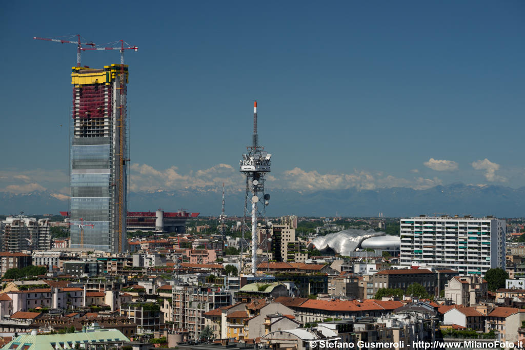  Torri Isozaki, RAI e Sempione33 - click to next image