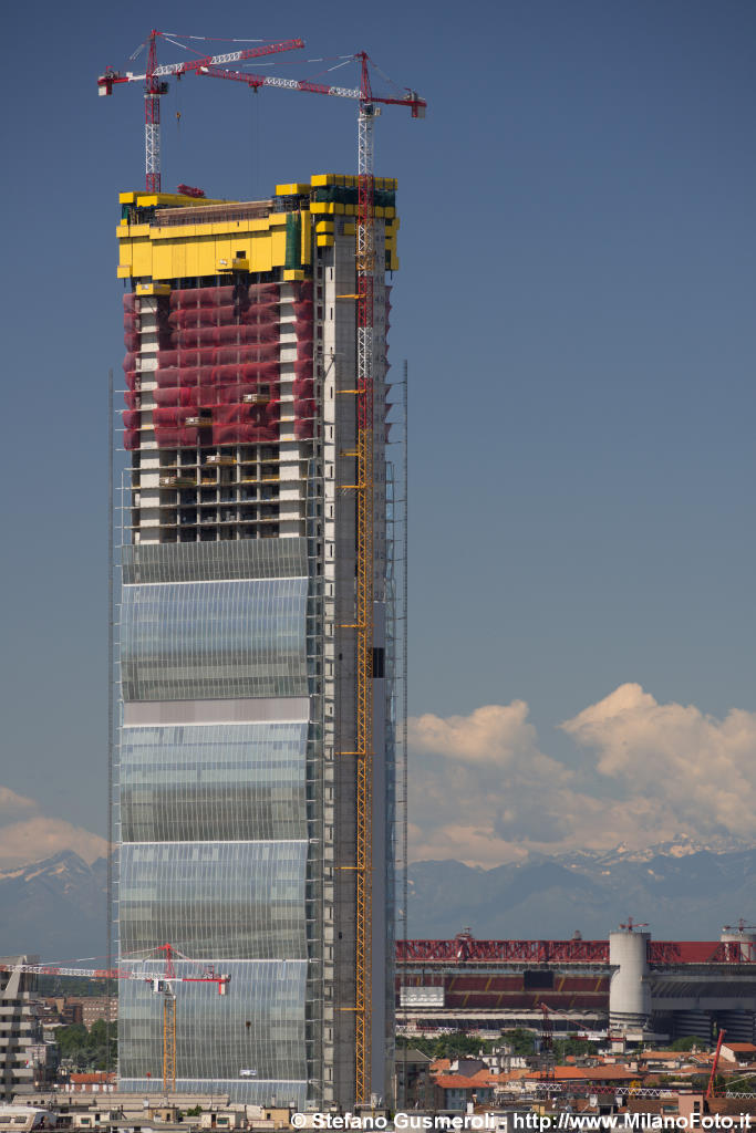  Torre Isozaki - click to next image