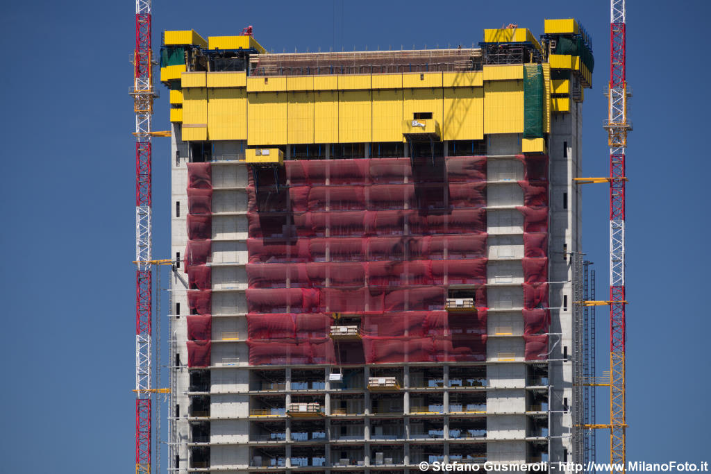  Cantiere torre Isozaki - click to next image