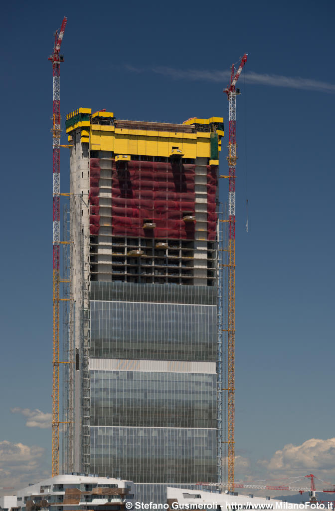  Torre Isozaki in cantiere - click to next image