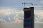 20140712_191739 Torre Isozaki in costruzione tra i cumuli