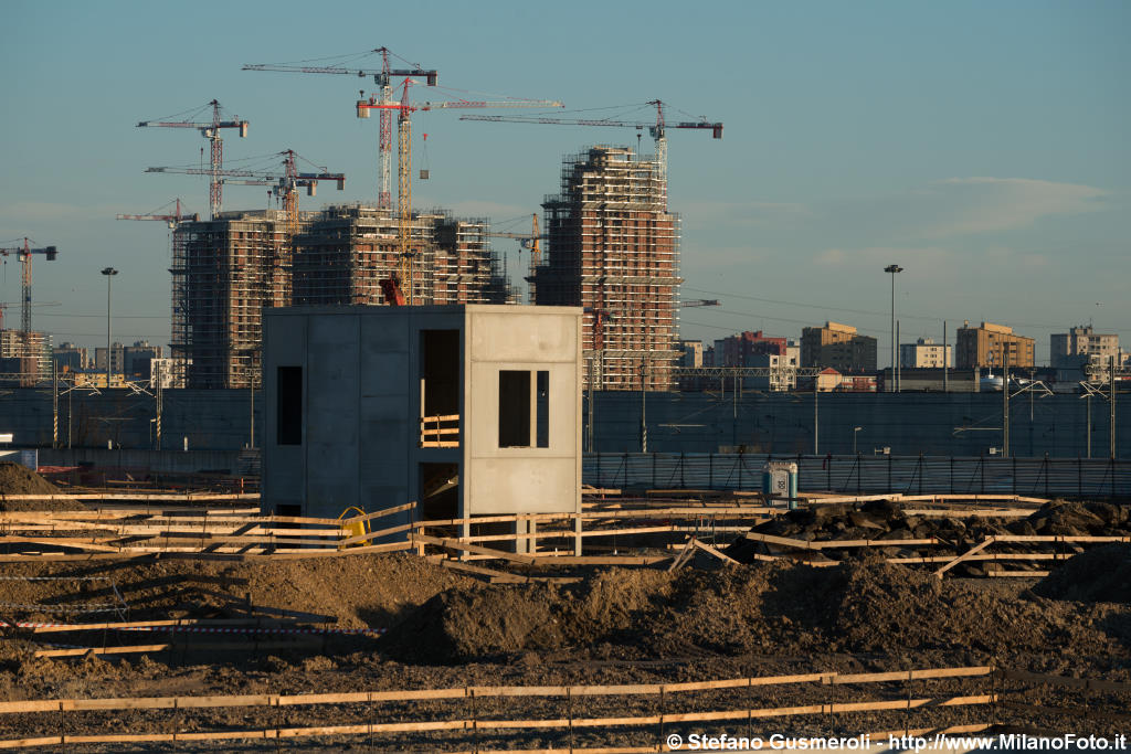  Verso i cantieri di Cascina Merlata - click to next image