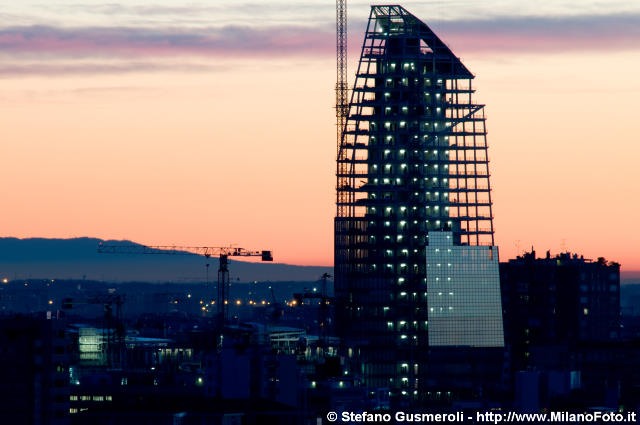  Torre KPF all'alba - click to next image