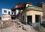 20070912_154547 Palazzina mezza demolita