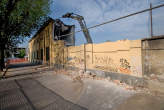 20070913_103020 La palazzina Alfa mezza demolita