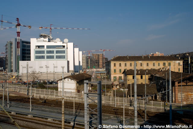  Panorama dal cavalcavia - Sede Sky e Rogoredo 17 - click to next image