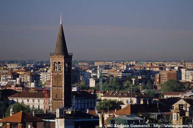  Campanile di S.Eustorgio - click to next image