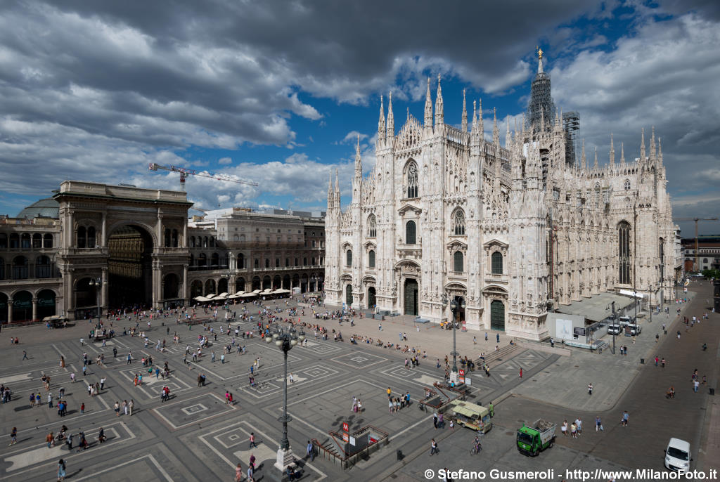  Piazza e Duomo - click to next image