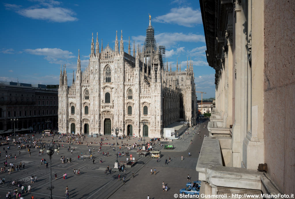  Duomo e piazza - click to next image