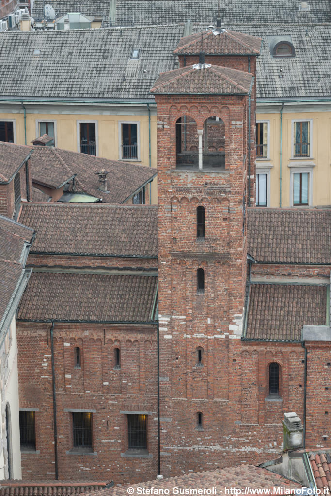  Campanile Nord S.Sepolcro - click to next image