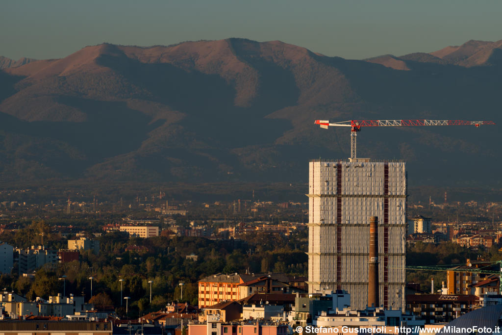  Giax Tower e monte Bolettone - click to next image