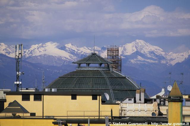  Cupola Galleria, cima di Menna e pizzo Arera - click to next image