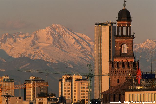  Castello, Pirellone e pizzo Arera al tramonto - click to next image