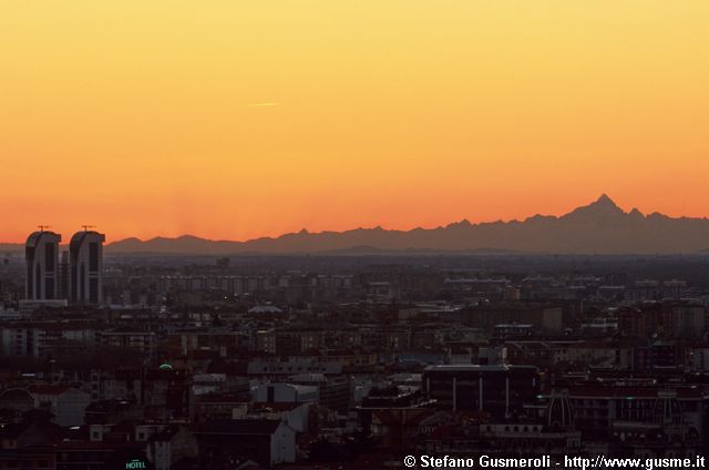  Gemini Center e Monviso al tramonto - click to next image