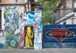 20090510_121041 Murales all'ingresso