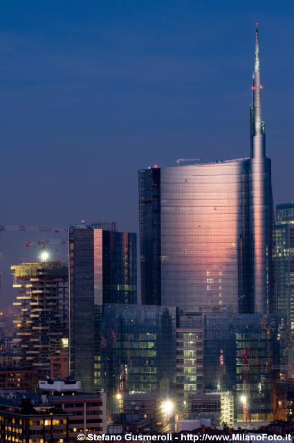  Torre Pelli - click to next image