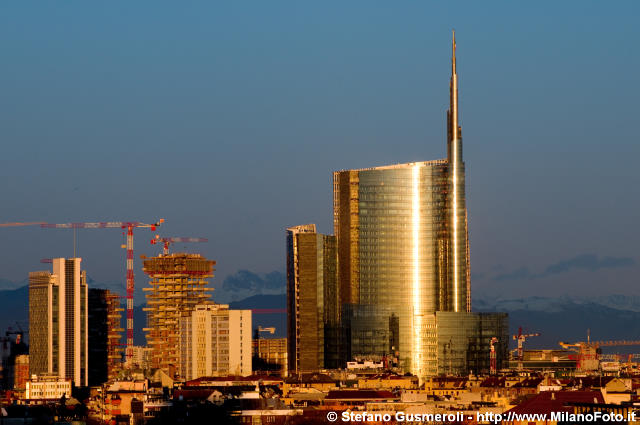  Torre Pelli - click to next image