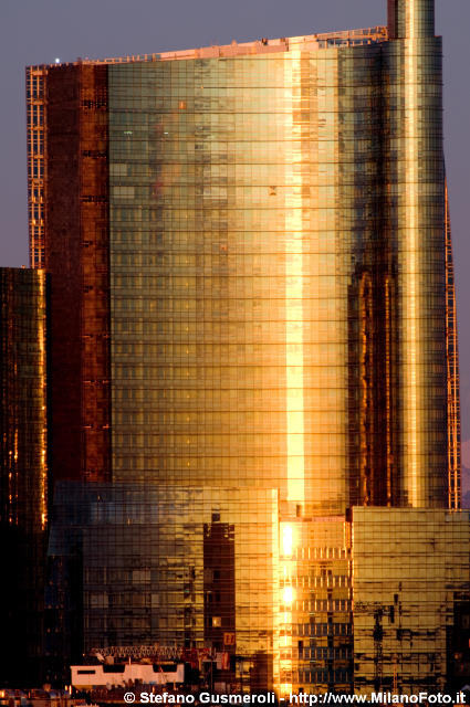 Torre Pelli - click to next image