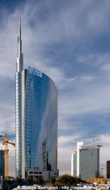 Torre Pelli - click to next image