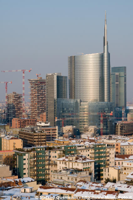  Bosco Verticale e Torre Pelli - click to next image