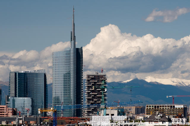  Torre Pelli - click to next image