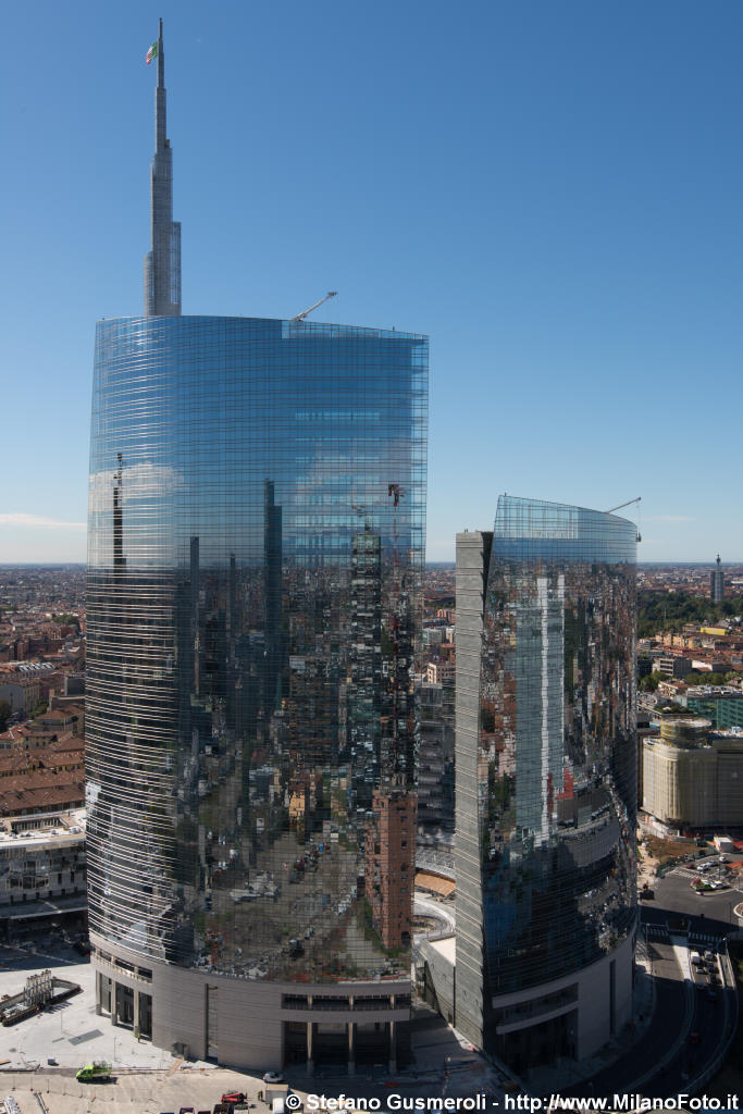  Torre Pelli - click to next image