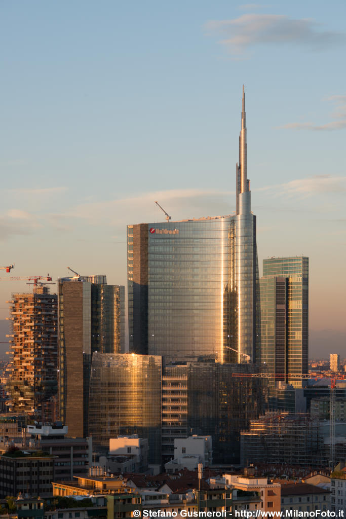  Torre Pelli - click to next image