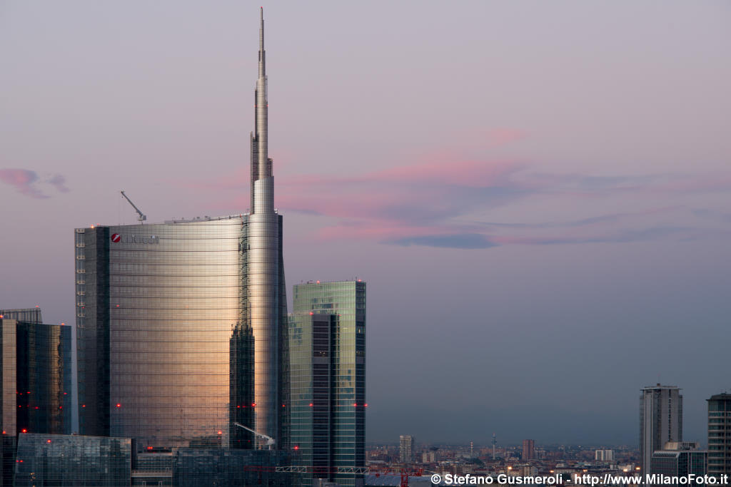  Torre Pelli all'imbrunire - click to next image