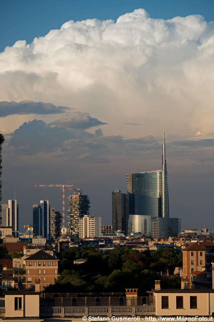  Torre Pelli e cumulo - click to next image