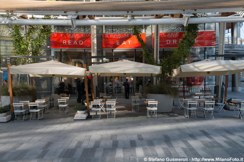  Feltrinelli - click to next image