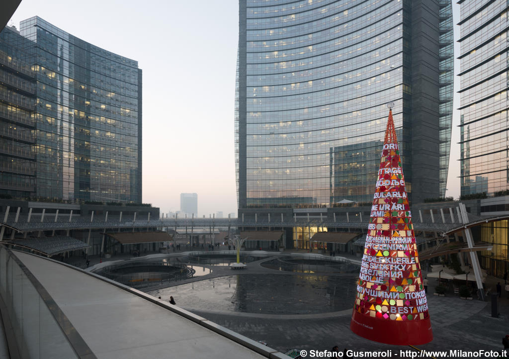  Albero di Natale Unicredit - click to next image