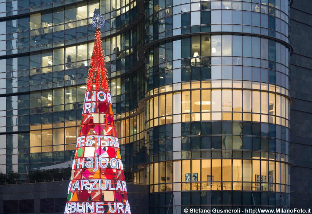  Albero di Natale Unicredit - click to next image
