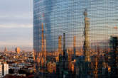 20111007_184321 Duomo e riflessi sulla torre Pelli al tramonto